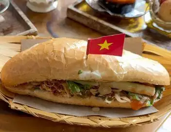 Voyage en cuisine - Vietnam : le báhn mì – affiche