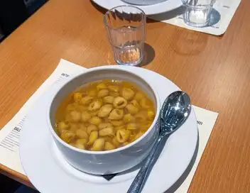 Voyage en cuisine - Bologne : les tortellini – affiche