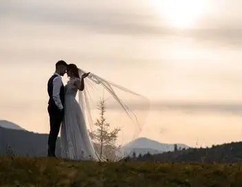 Zone interdite - Insolite ou petit budget : un mariage à leur image – affiche