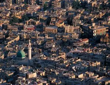 Enquête exclusive - Français de Daech en Syrie, bombe à retardement ou génération perdue ? – affiche