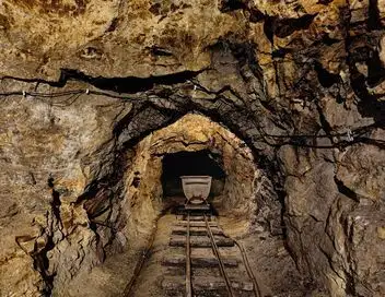 Expedition Bigfoot - Saison 4 - Le tunnel de la terreur – affiche