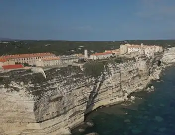 Zone interdite - Corse, Sardaigne : qui sera la reine de la Méditerranée ? – affiche