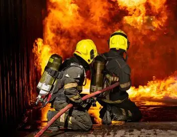 Appels d'urgence - Pompiers de Nice : Alerte rouge sur la promenade des Anglais – affiche