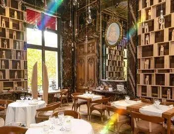 Les bars les plus design dans le monde - Saison 1 - De Singapour à Paris – affiche