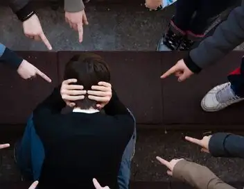Sans filtre - Violences, harcèlement... l'école impuissante ? – affiche