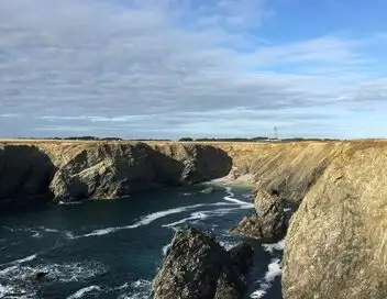 Echappées belles - Saison 14 - Les îles du Ponant : de Belle-Île à Ouessant – affiche