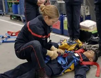 A l'école des pompiers - Saison 1 - L'art du sauvetage – affiche
