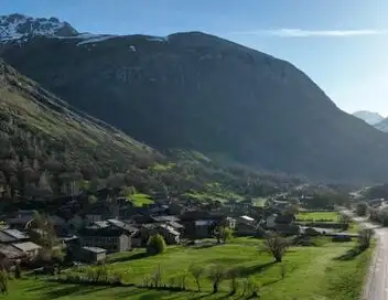 Les 100 lieux qu'il faut voir - Saison 9 - De la Maurienne au mont Blanc – affiche