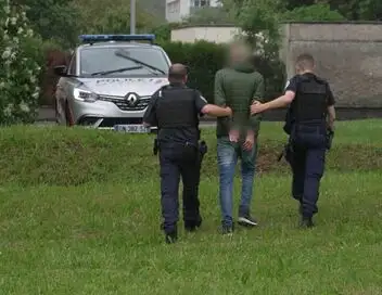 Zone interdite - La police a-t-elle encore les moyens de nous protéger ? – affiche