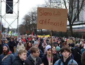 Hongrie, la traque des anti fascistes – affiche