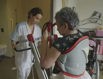 Zone interdite - Scandales et défaillance de l'Etat : les dossiers noirs du handicap – affiche
