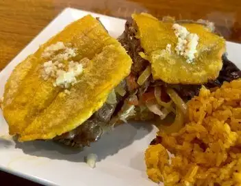 Voyage en cuisine - Chicago : le jibarito – affiche