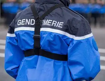 90' Enquêtes - Entre féria et chauffards, les gendarmes du Gers sous pression – affiche
