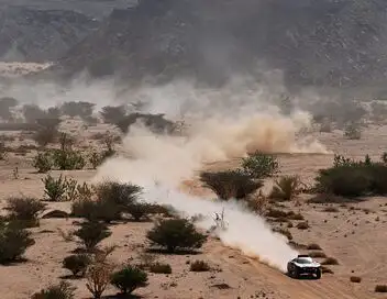 Sara Price Chasing Dakar – affiche