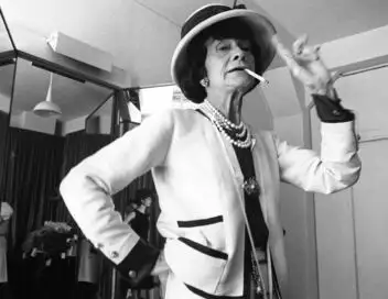 Coco Chanel : Une vie de légende – affiche