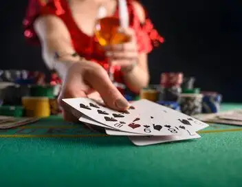 Jeux d'argent, jeux de truands - Saison 1 - Maître des déguisements – affiche