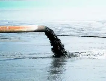 Angleterre : des eaux usées rejetées en mer – affiche