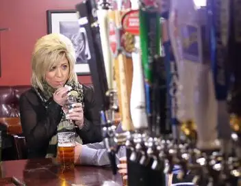Long Island Medium - Saison 6 - Syndrome du nid vide – affiche