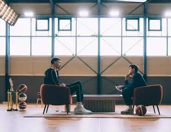 HugoDécrypte : L'interview face cachée – affiche