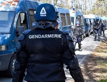 Enquête d'action - Gendarmes contre fous du volant : tolérance zéro sur les routes d'Île-de-France (1/2) – affiche