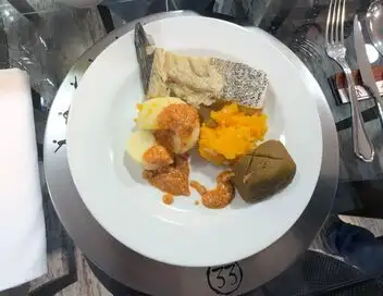 Voyage en cuisine - Îles Canaries : le sancocho – affiche