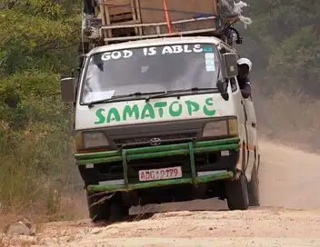 Les routes de l'impossible - Saison 19 - Zimbabwe, un moral à toute épreuve – affiche
