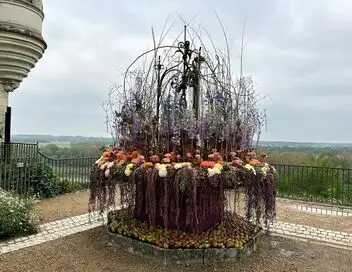 L'ivresse des fleurs - Rêves floraux et jardins de châteaux – affiche