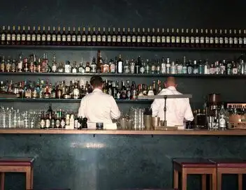 Les bars les plus design dans le monde - Saison 1 - De New York à Madrid – affiche
