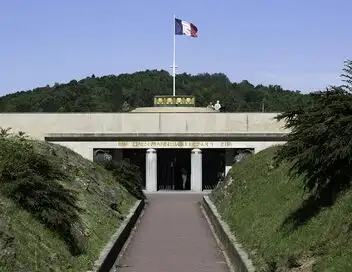 Le journal de la Défense - Cohésion nationale : l'arme décisive – affiche