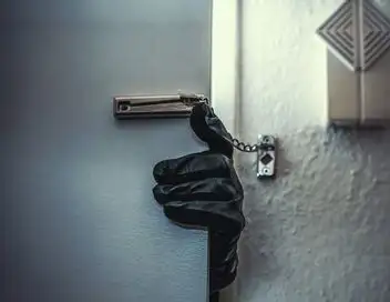 Enquête d'action - Home-jacking : la nouvelle menace – affiche