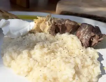 Voyage en cuisine - Crète : le gamopilafo – affiche