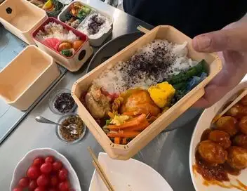 Voyage en cuisine - Japon : le bento – affiche