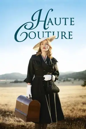 Haute Couture - Après avoir quitté la ville dans le scandale, elle est de retour la tête haute. – affiche